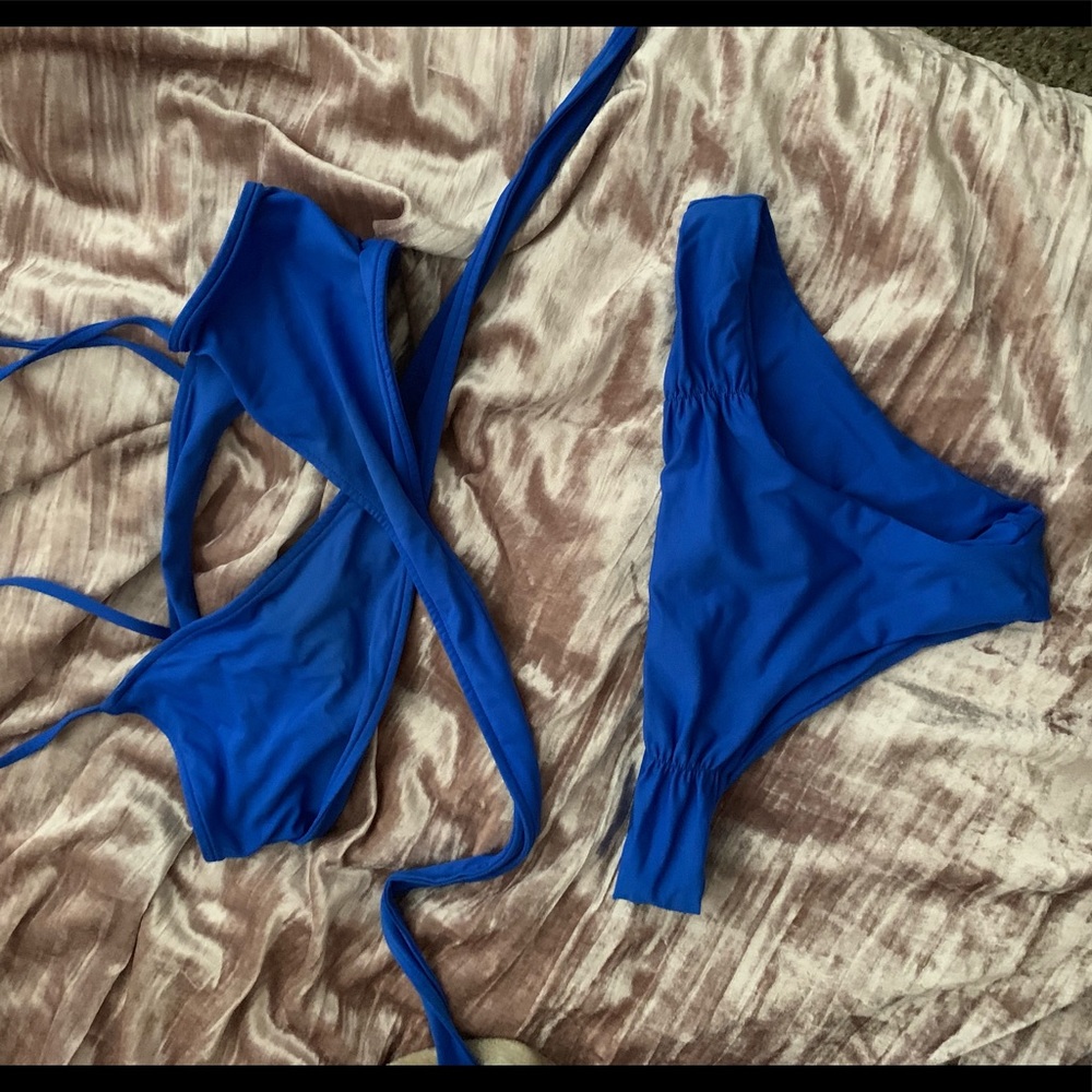 L space Blue bikini